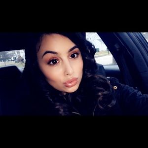 Meet your Posher, Demetra